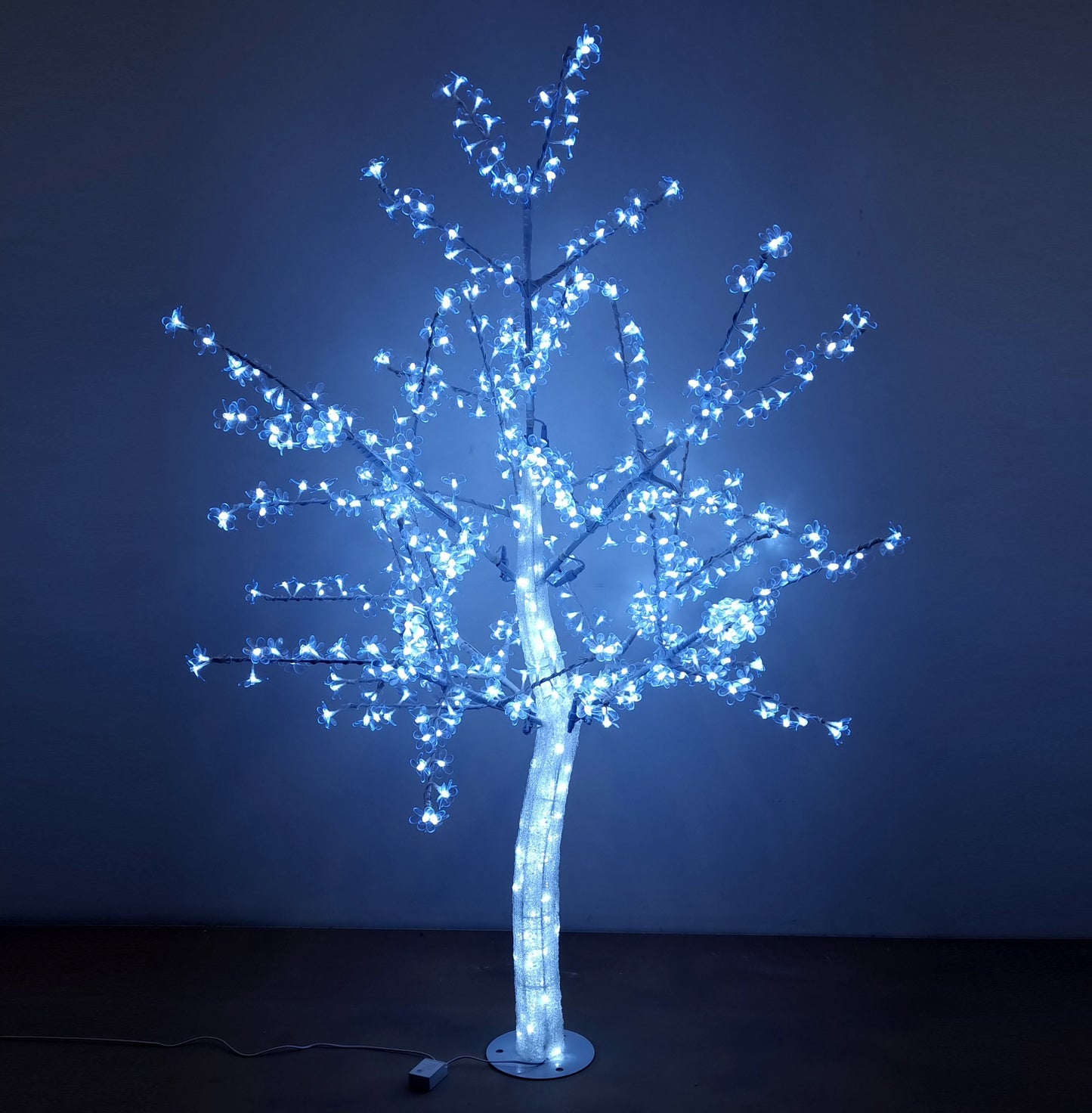 ÁRBOL DECORATIVO LED 1.8 MTS BLANCO